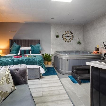 Riverside Studio With Jacuzzi! Sheffield Exterior foto
